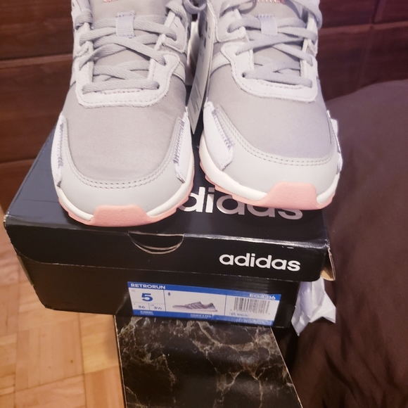 ADIDAS RETRORUN WOMEN SNEAKERS - Picture 12 of 15